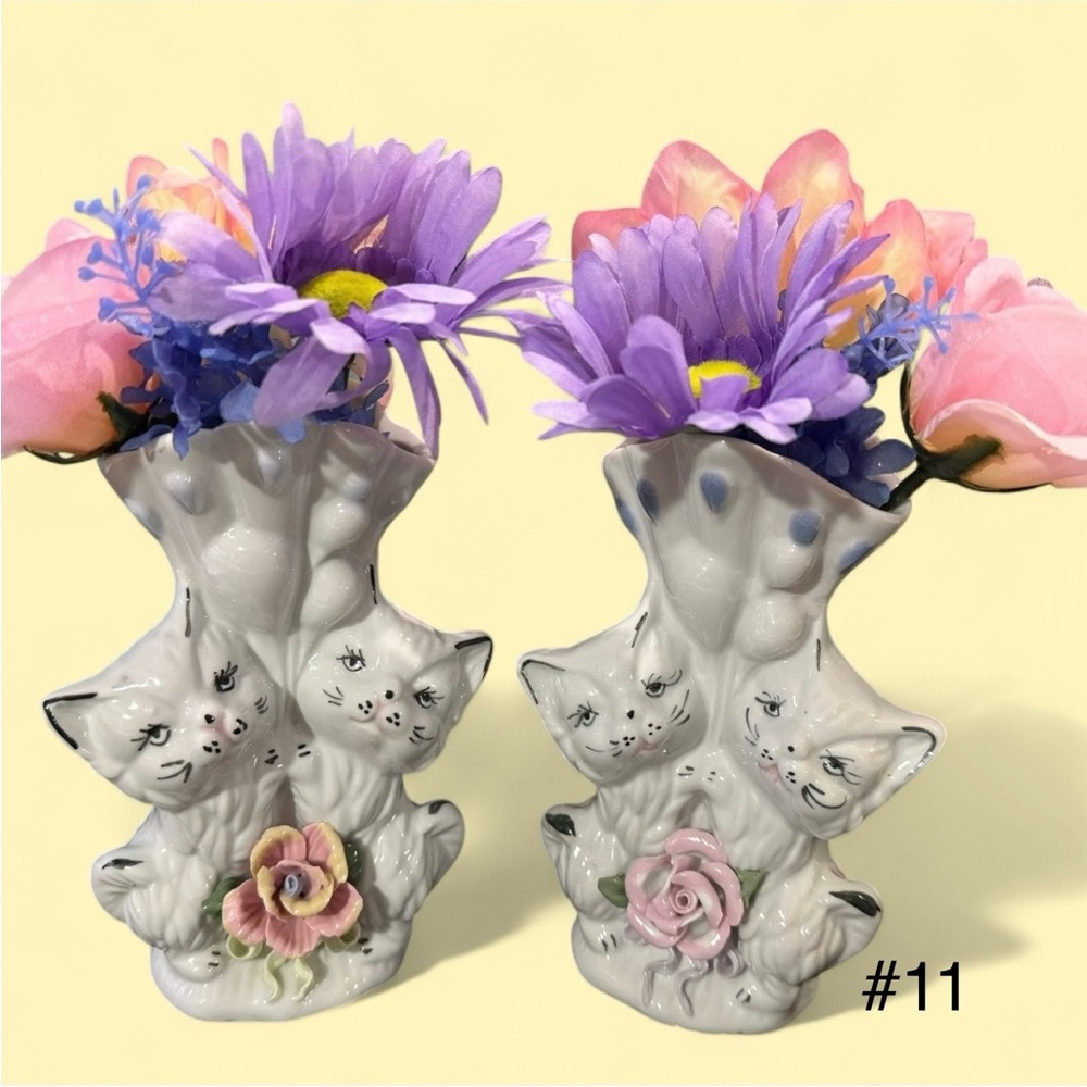 Porcelain Vintage Cat Vase Set - White and Pink